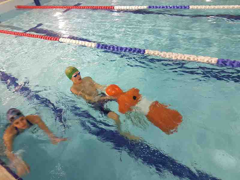 TVP3 Białystok na kursie Młodszego Ratownika WOPR